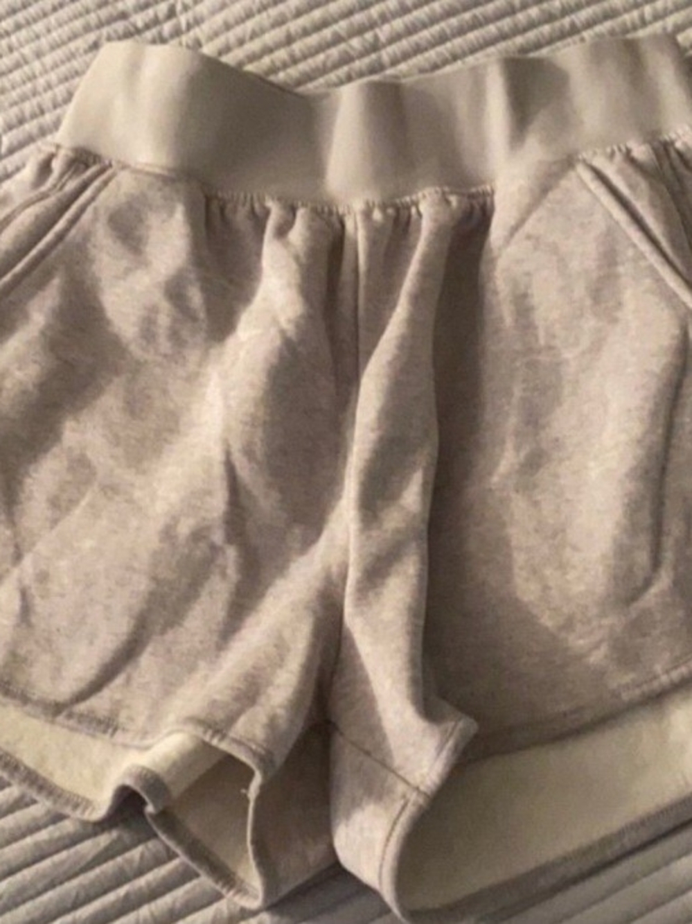 Gymshark Legacy Fleece Shorts - Picture 1 of 2